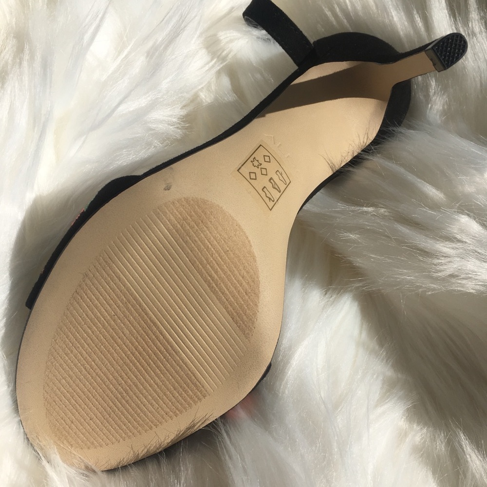 NWOB 🏷 ALDO Black Floral Heels - Picture 5 of 5